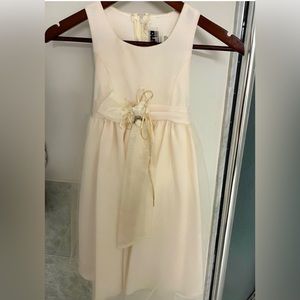 WHITE FORMAL DRESS GIRLS SIZE 5T